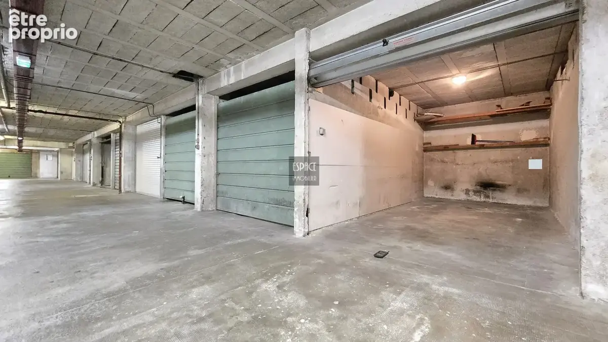 Centre ville- Garage proche mairie - photo 3