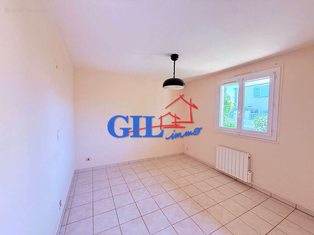 Maison à SAVIGNY-LE-TEMPLE