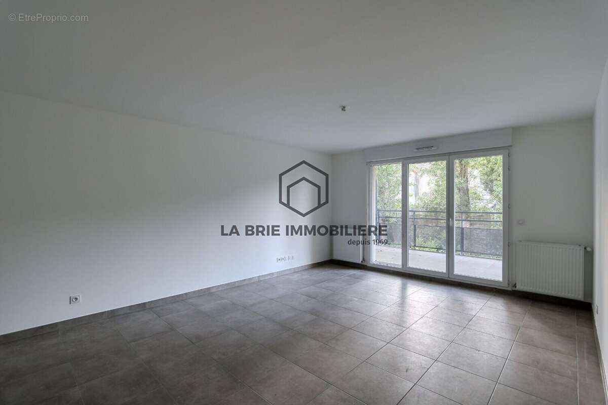 Appartement 62 m² à Pontault-Combault  - photo 2