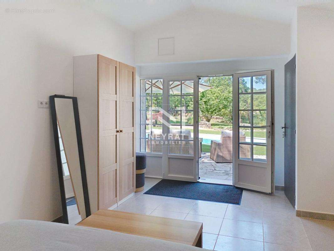 A fayence - villa  avec  dependances - piscine et grand jardin - photo 19
