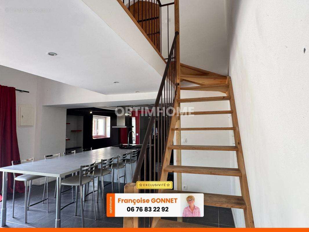 LONGERE de 215 m² - 6 pièces - 4 chambres - Piscine - 275 000 € - LAPAN - photo 8
