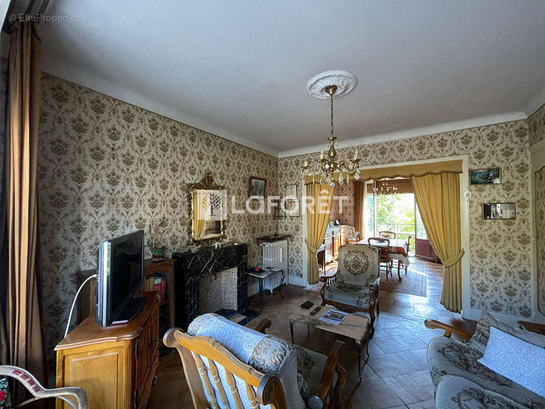 Maison à LONS-LE-SAUNIER