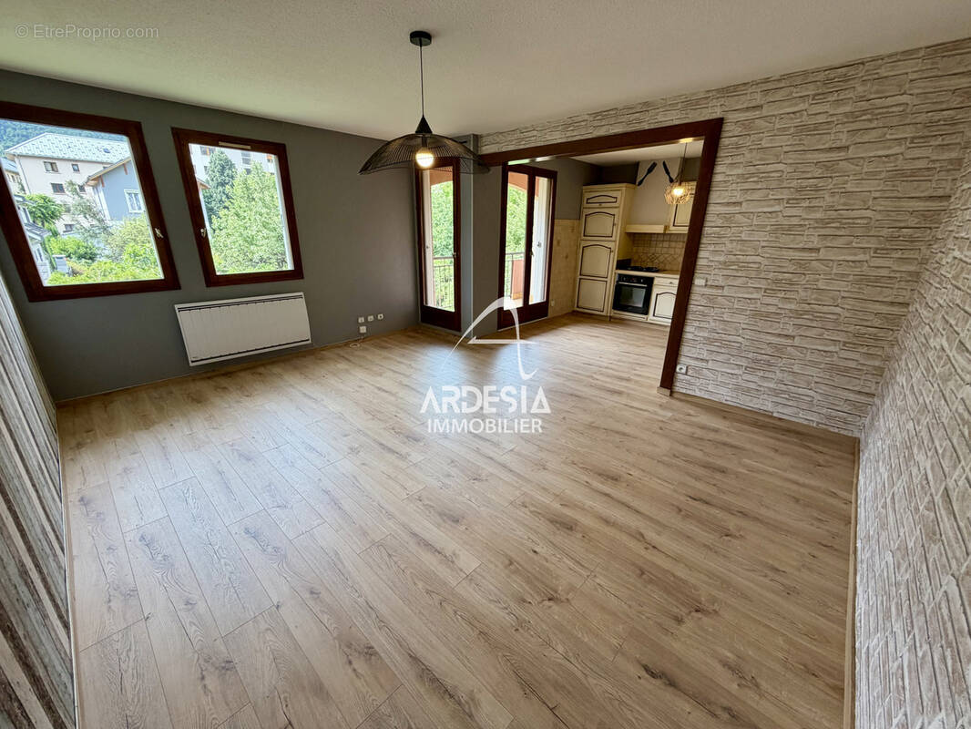 Appartement à SAINT-JEAN-DE-MAURIENNE
