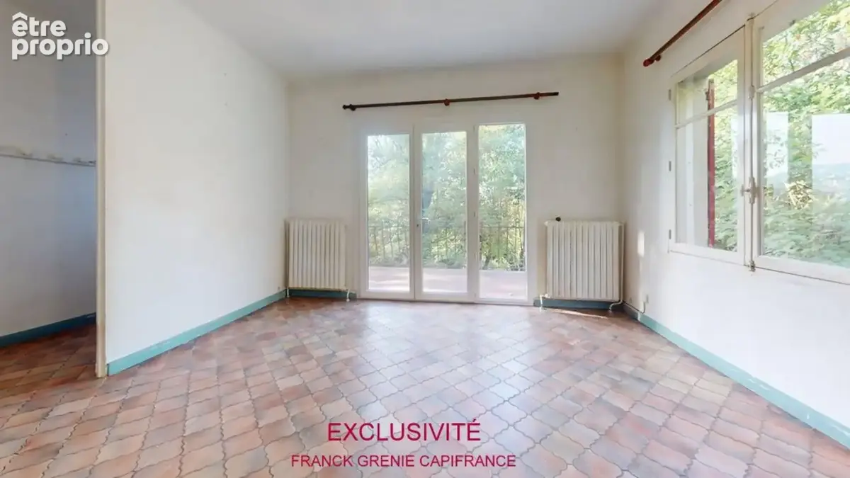 Tourves – maison à rénover 151 m² – 5 chambres – garage 60 m² – terrain 1 210 m² – panneaux solaires - photo 2