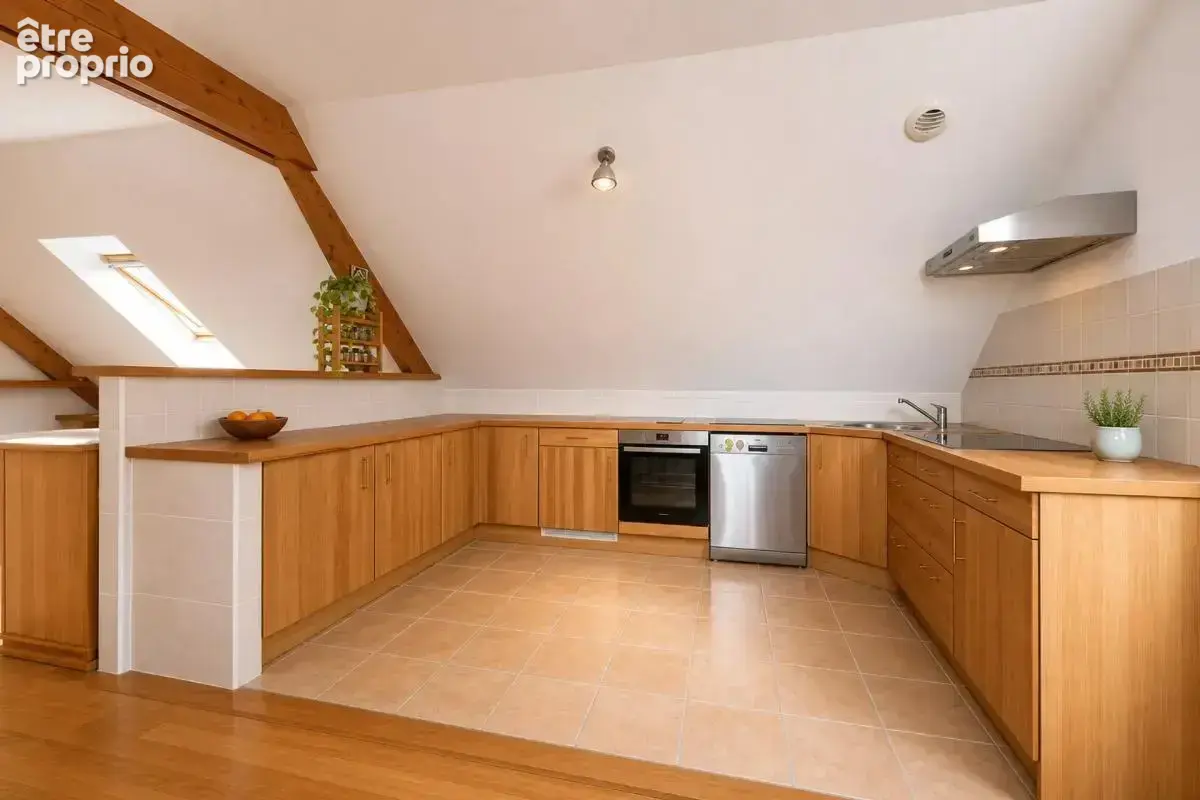 Maison de 8 pièces de 240 m² à Sainte-Maure-de-Touraine - photo 2
