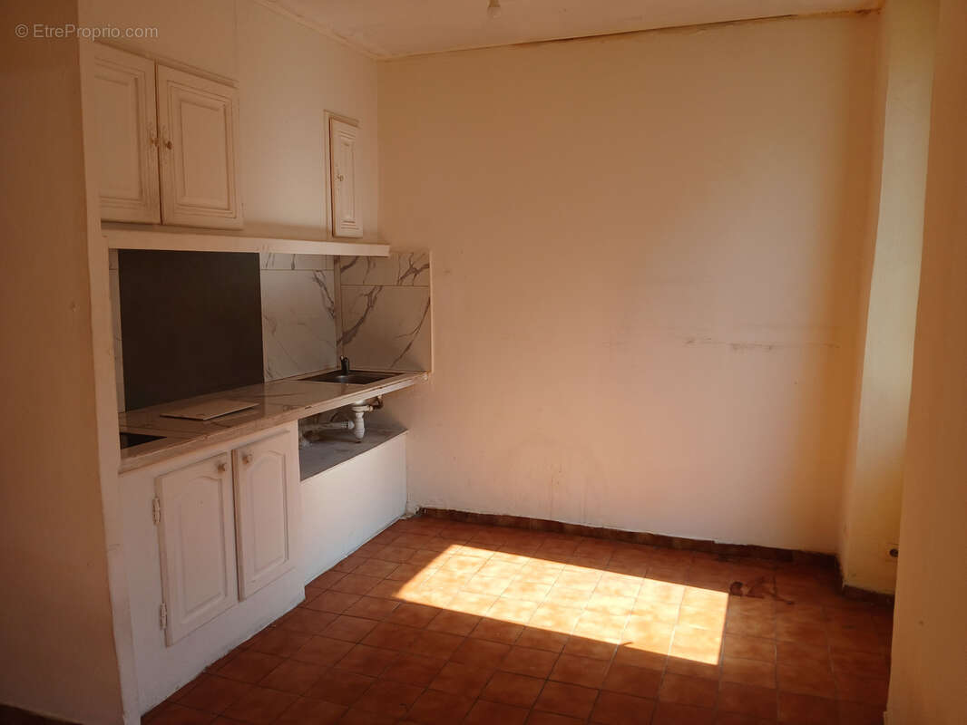 Appartement à MARSEILLE-3E