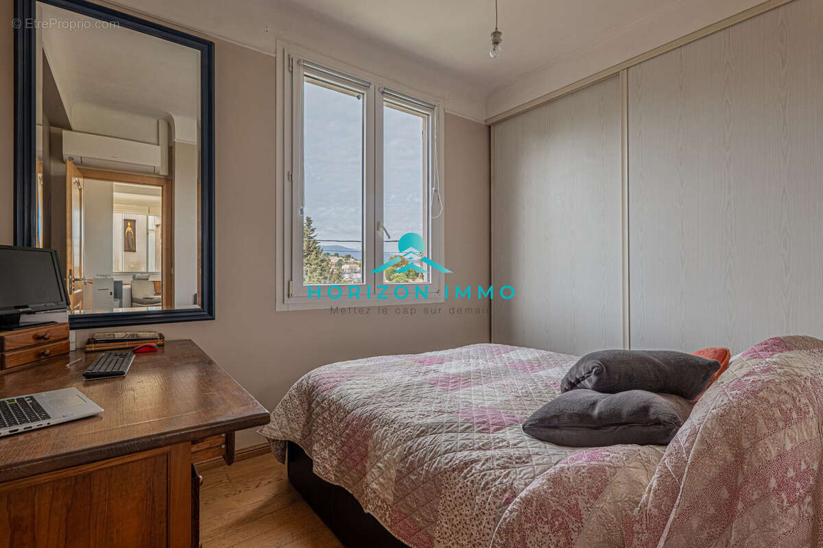 Appartement à SAINT-LAURENT-DU-VAR