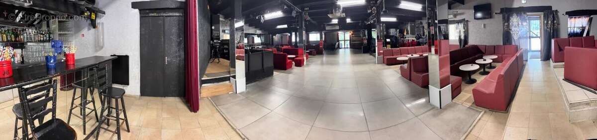 Commerce à VALLAURIS