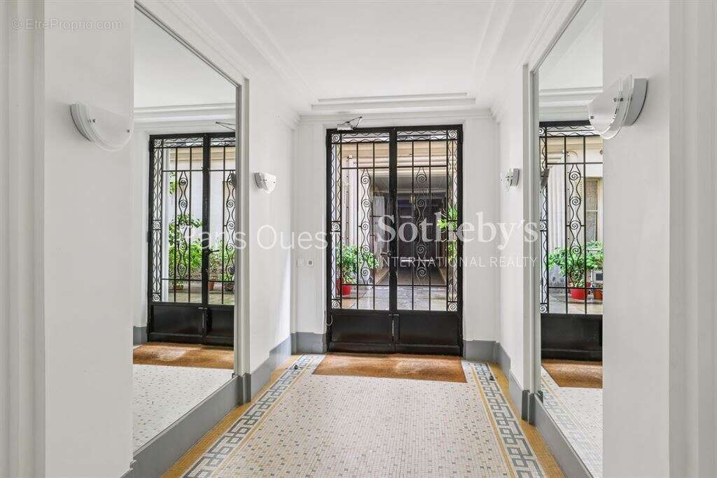 Appartement à PARIS-17E
