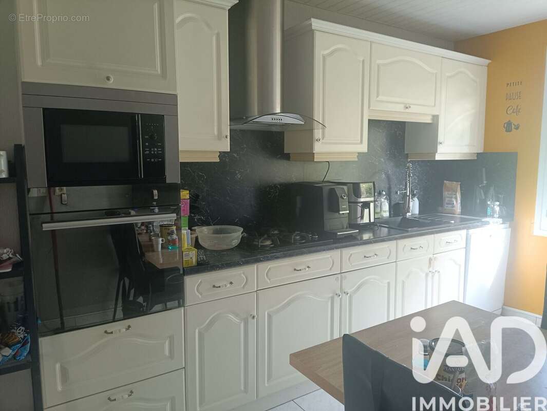Maison 100 m² à Neuville-Ferrieres  - photo 5