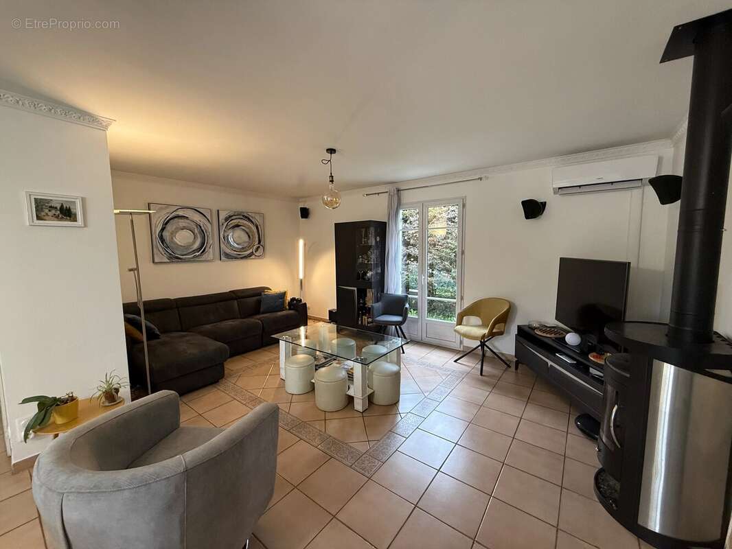 Maison à MONTELIMAR