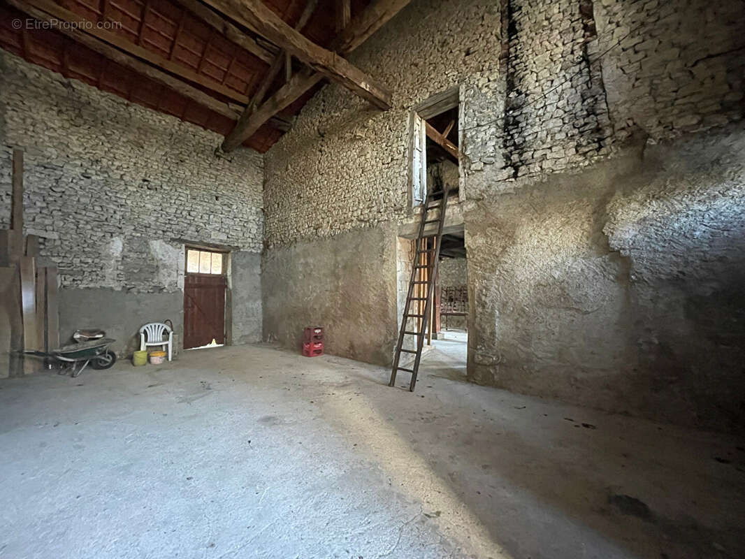 Maison familliale a renover - photo 11