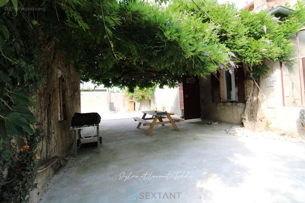 Maison bourgeoise en pierre renovee avec piscine, dependances et plus de 3,6 hectares de terrain - photo 14