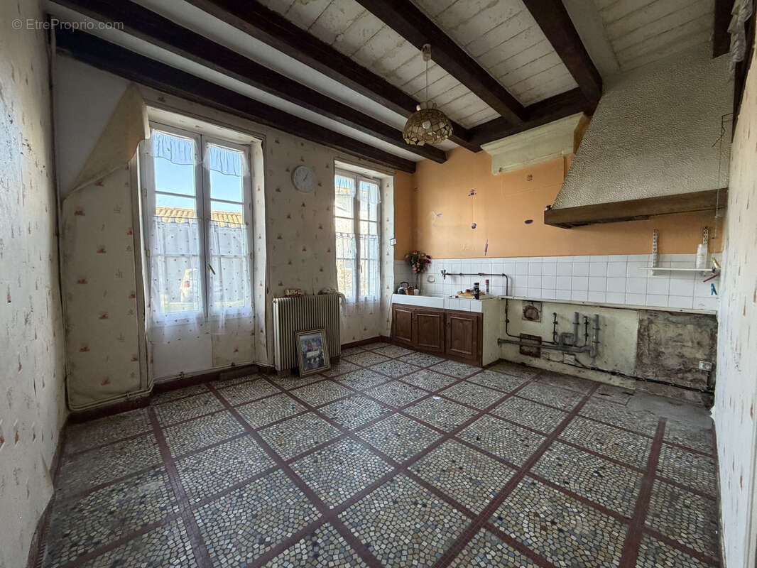 Maison à TONNAY-CHARENTE