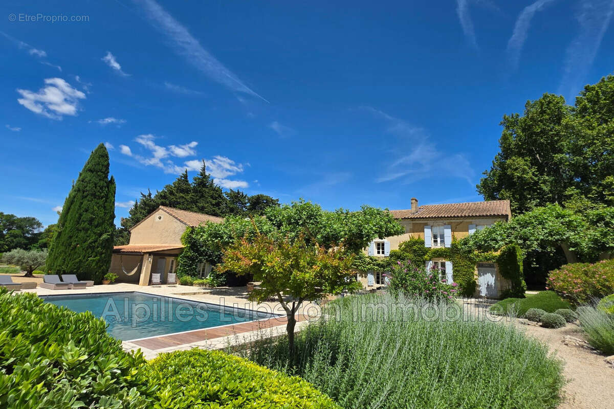 Maison à L'ISLE-SUR-LA-SORGUE