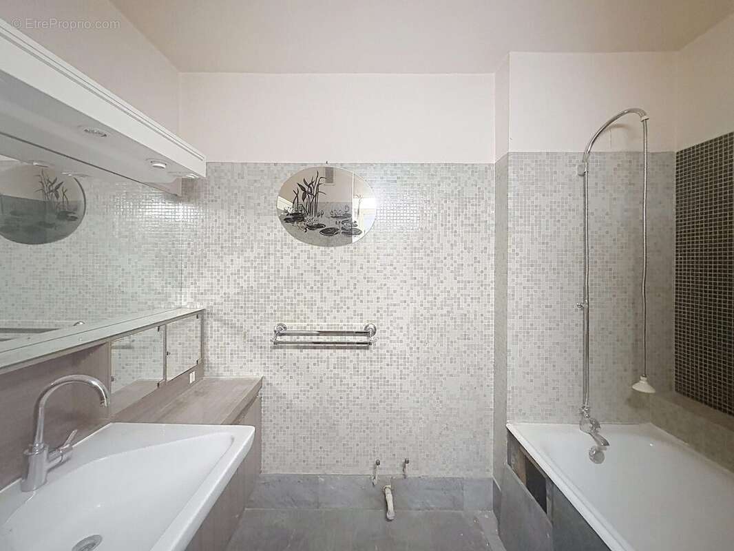 Appartement à L'HAY-LES-ROSES