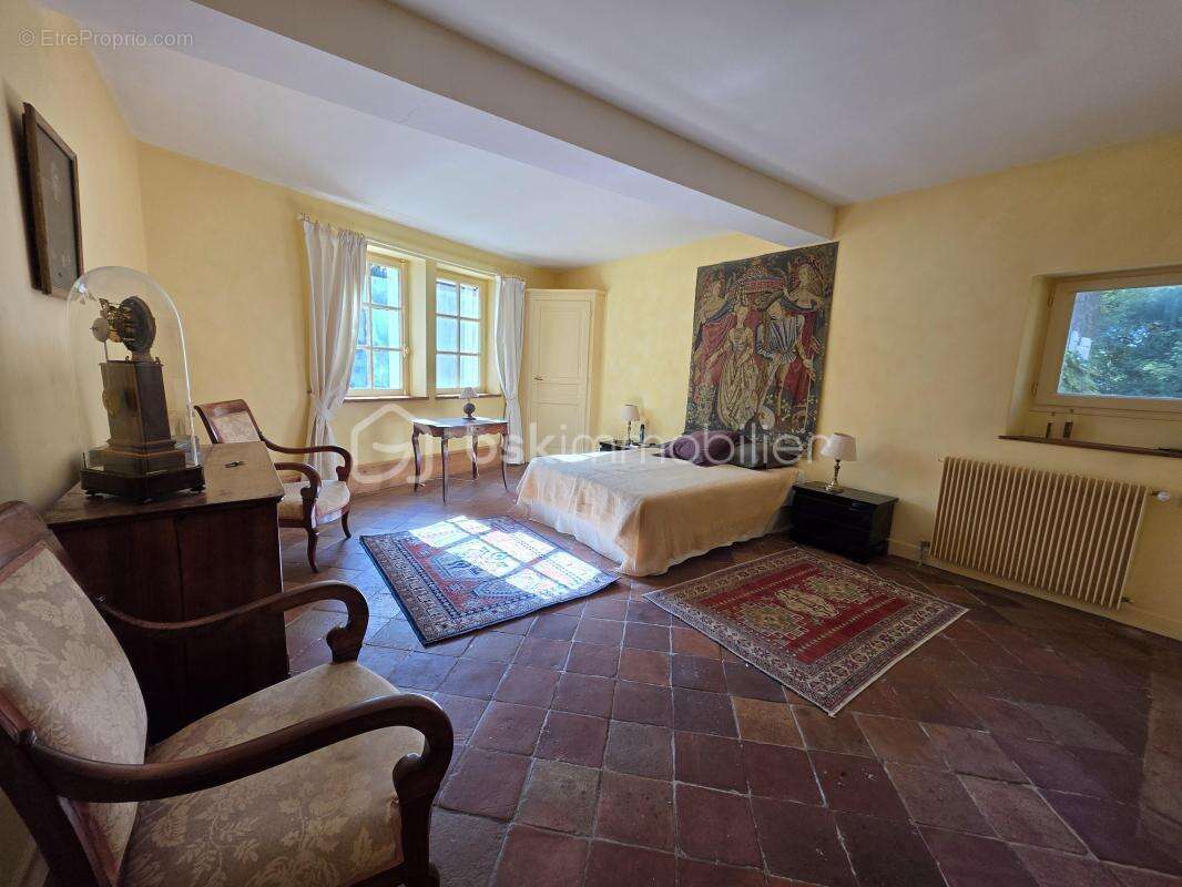 Moulin et dependances -jardin de 4 hectares - photo 25