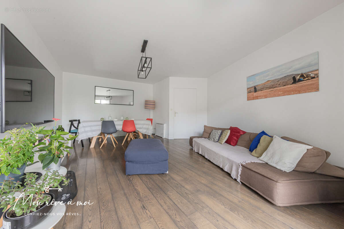 Appartement familial de 82m2 lumineux, traversant et au calme, avec terrasse et parkings - photo 4