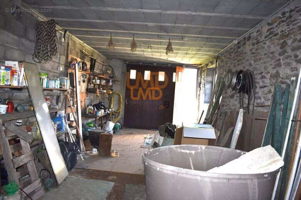 Maison à DECAZEVILLE