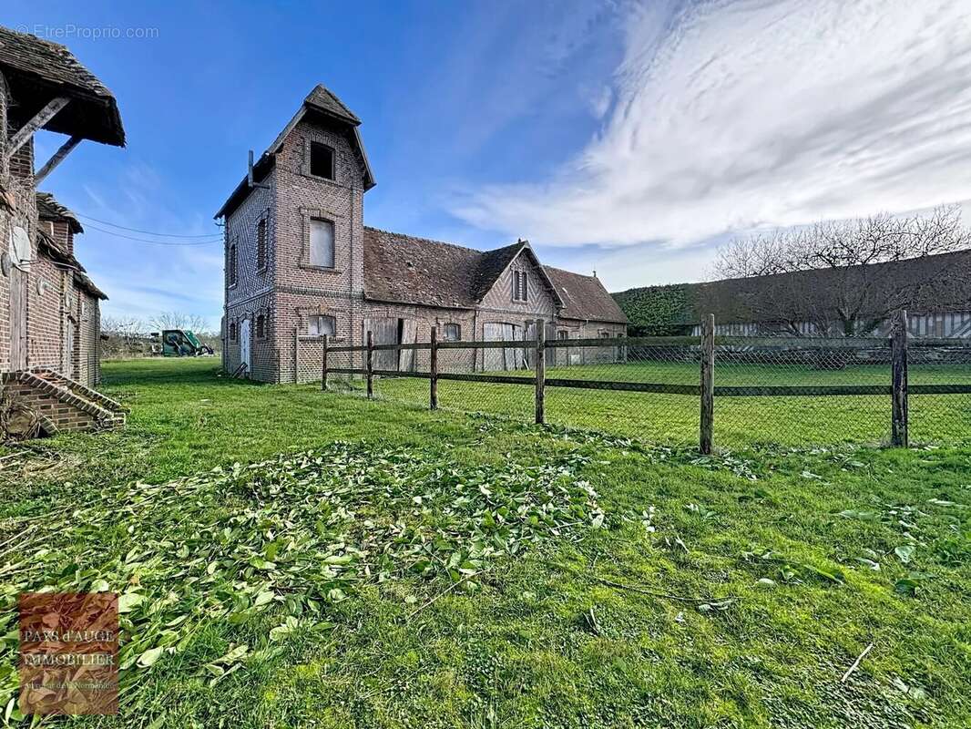 Maison à LES MOUTIERS-EN-AUGE