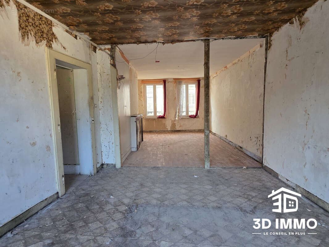 Maison à AVESNES-SUR-HELPE