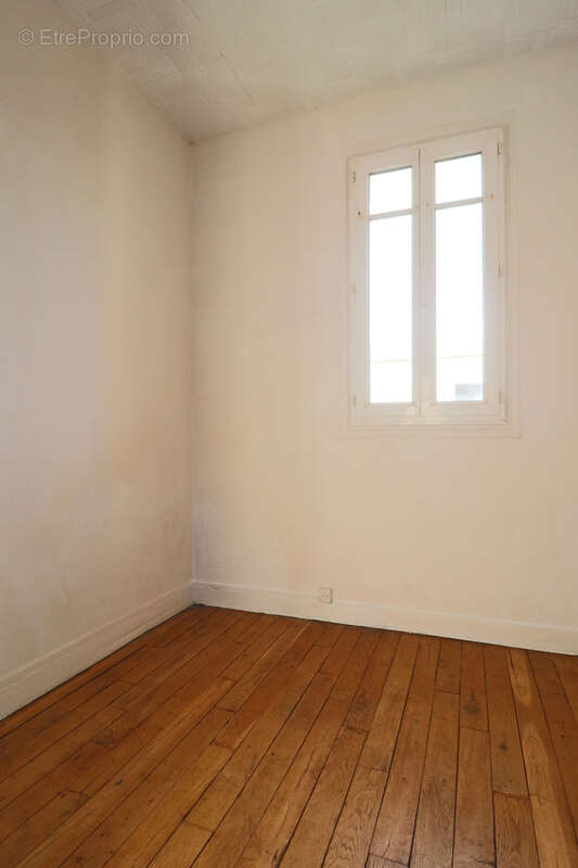 Appartement à LES PAVILLONS-SOUS-BOIS