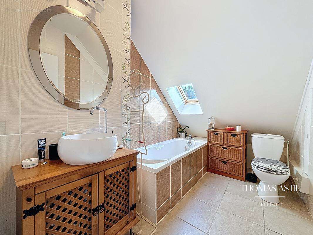 Maison à COURCHAMPS