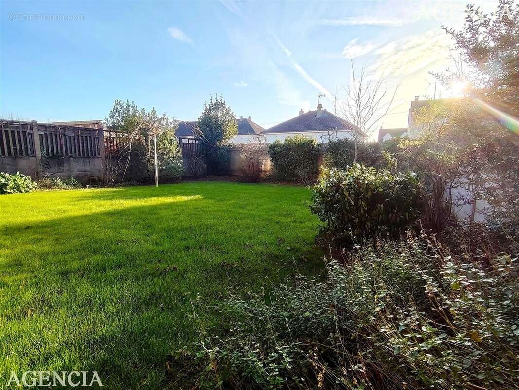 Maison à PONTAULT-COMBAULT