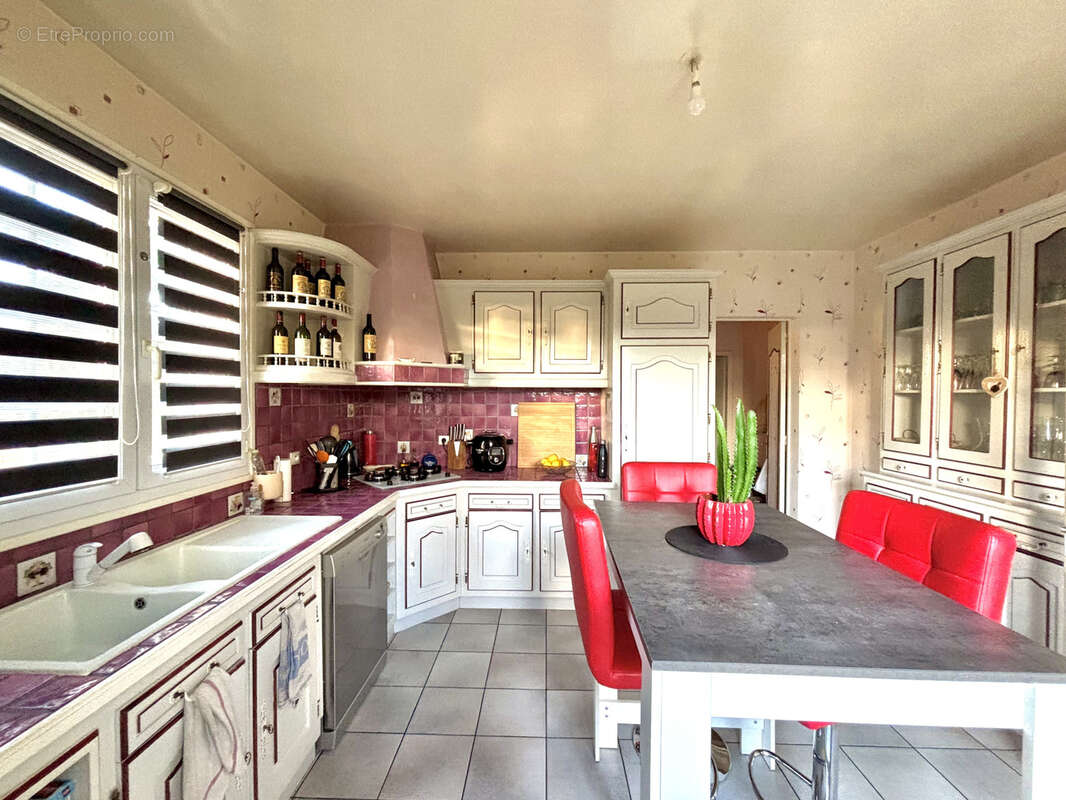 Maison à SAINT-MAGNE-DE-CASTILLON