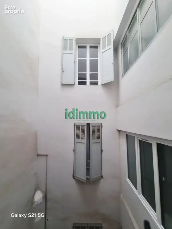 Exclusivité Draguignan bel immeuble en trés bon état de 238m+dépendances 2 appartements F3+2 F1 dépendances ga - photo 7