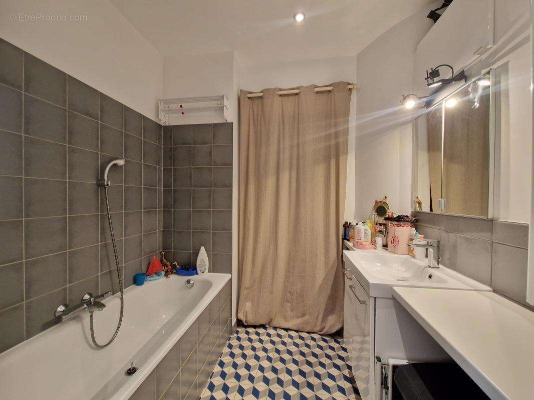 Appartement à ASNIERES-SUR-SEINE