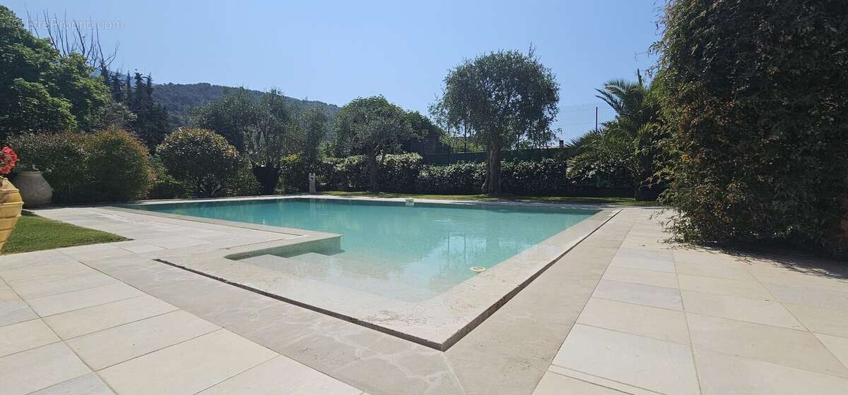 Levens  maison d'architecte au style florentin  piscine  prestations haut de gamme - photo 5