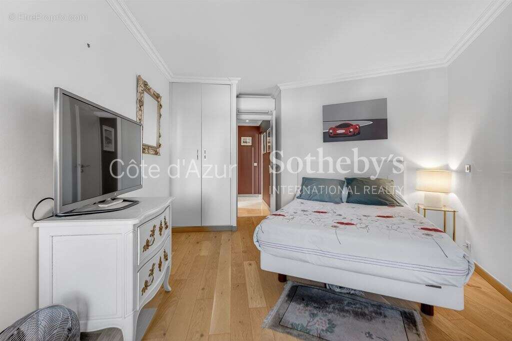 Appartement à MANDELIEU-LA-NAPOULE