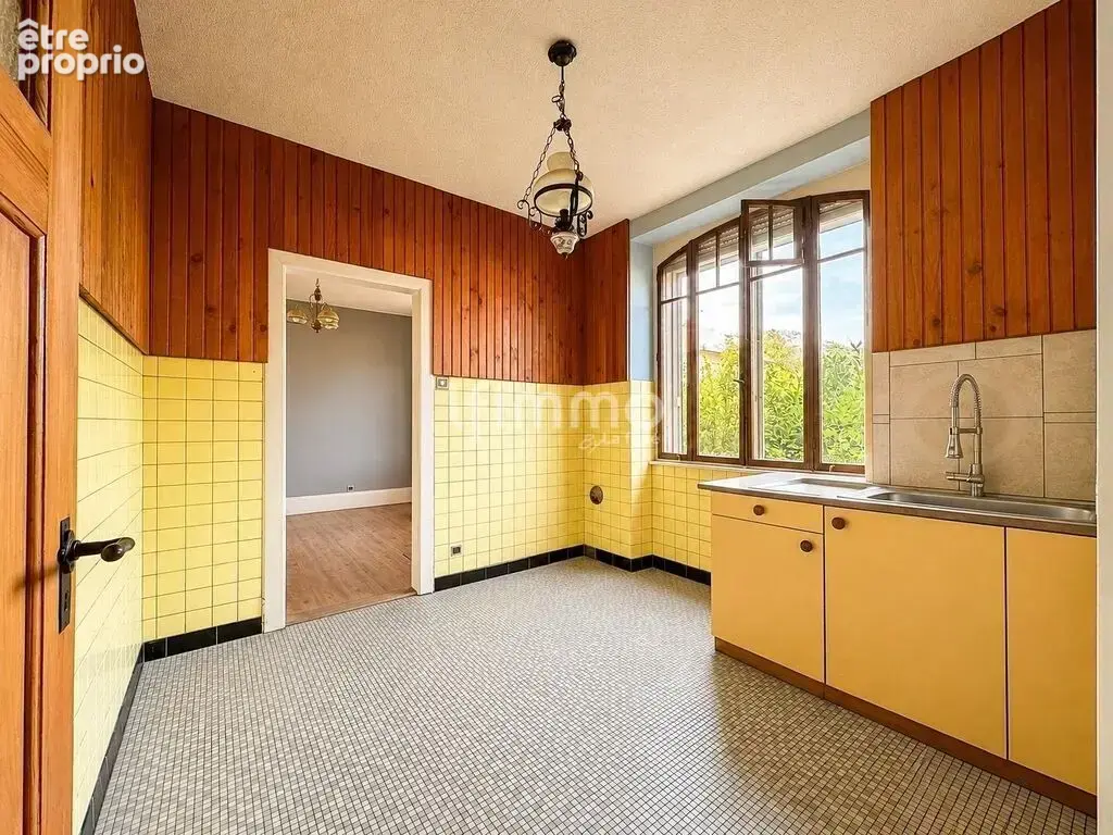 Maison 6 pièces sur 23 ares - photo 3