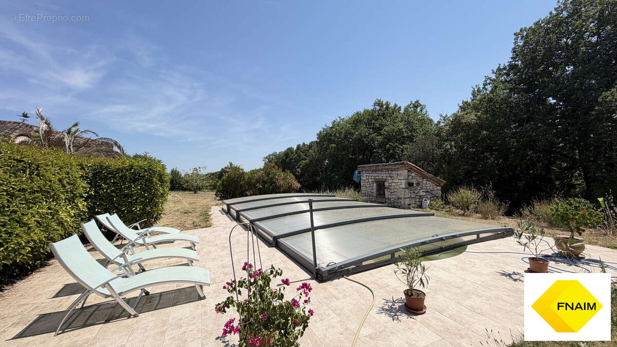 Maison 321 m² à Hautefage-La-Tour  - photo 2