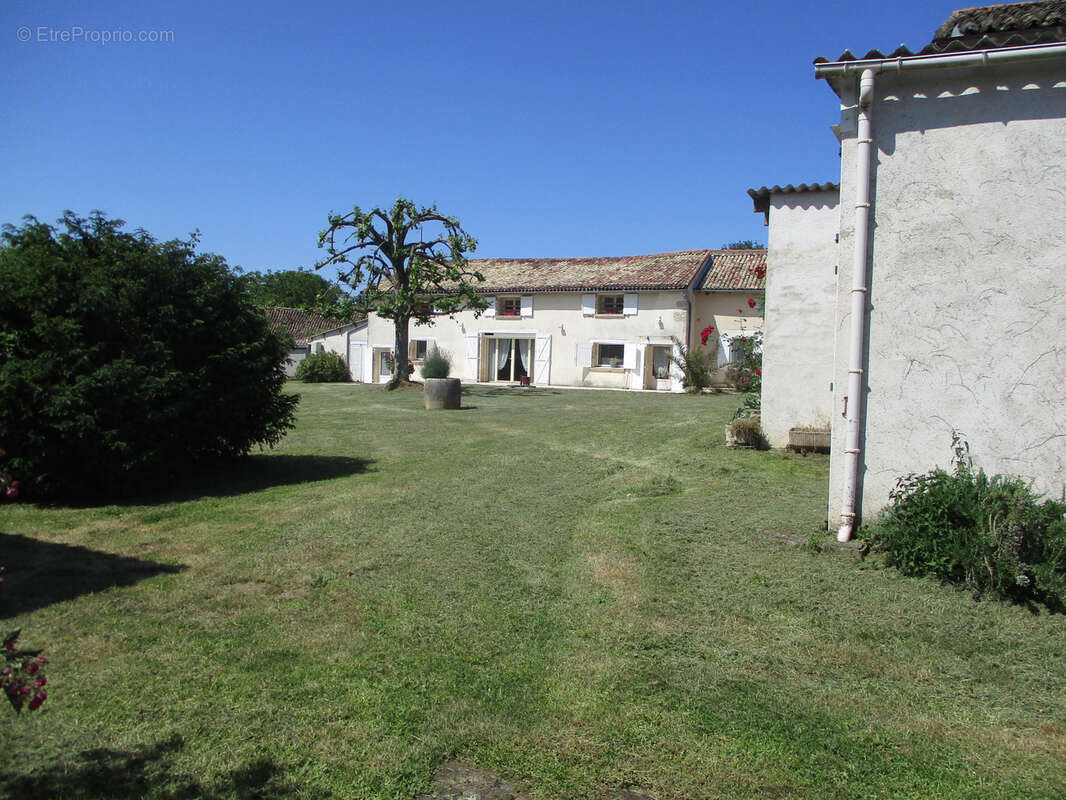 Maison à CEAUX-EN-COUHE