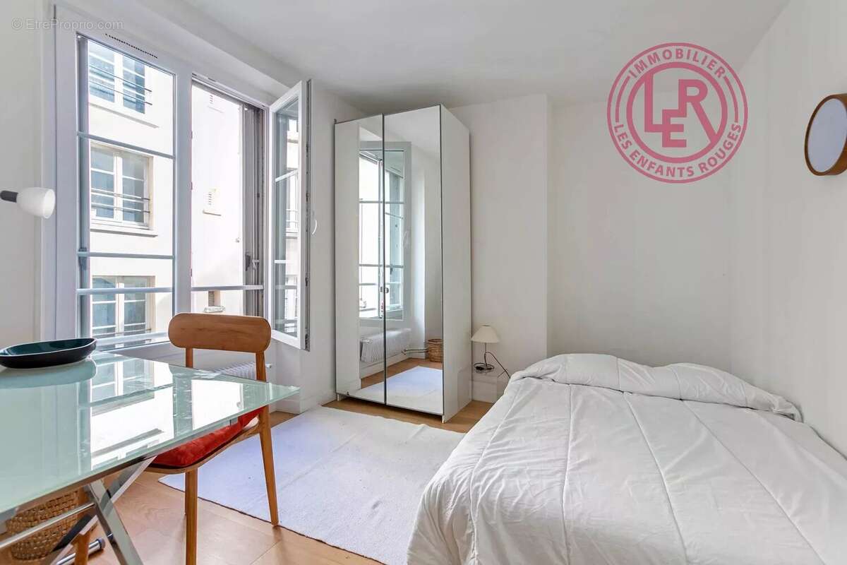 Appartement à PARIS-2E