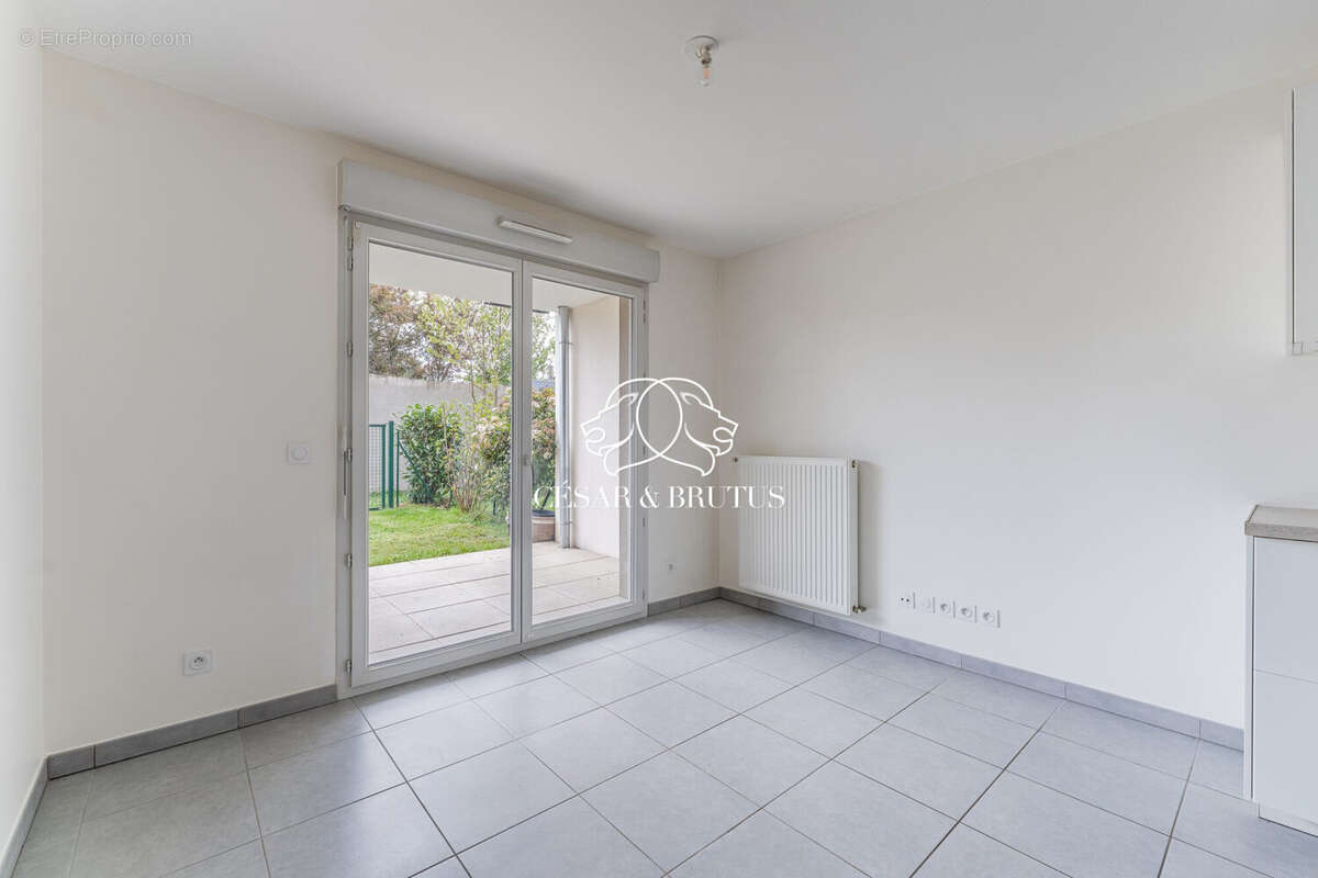 Appartement à MIRIBEL