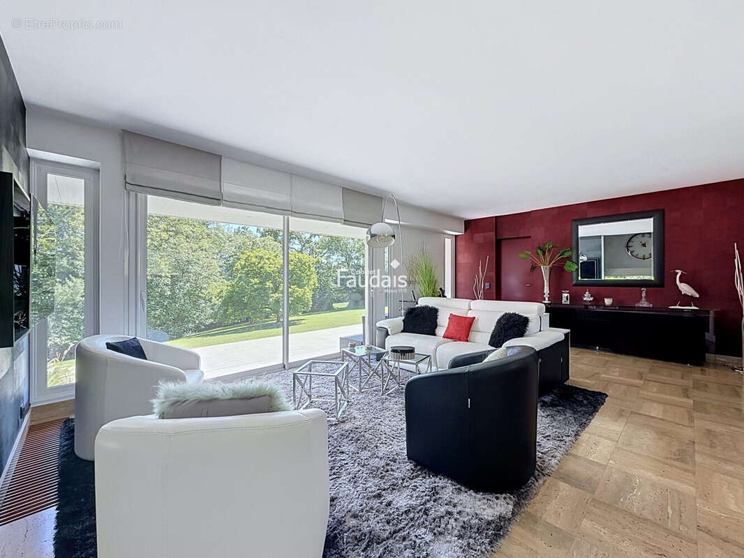 Maison 275 m² à Saint-Andre-De-L'epine  - photo 7