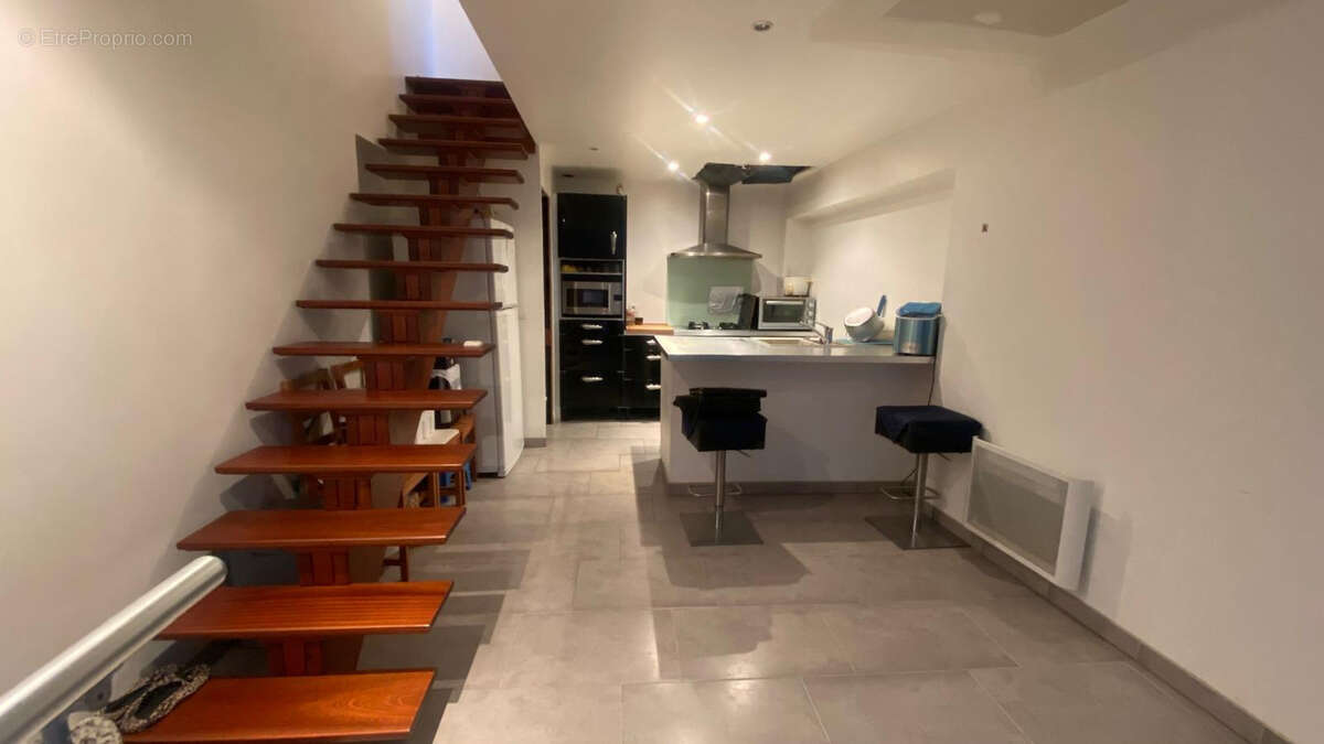 Appartement à LEZIGNAN-CORBIERES