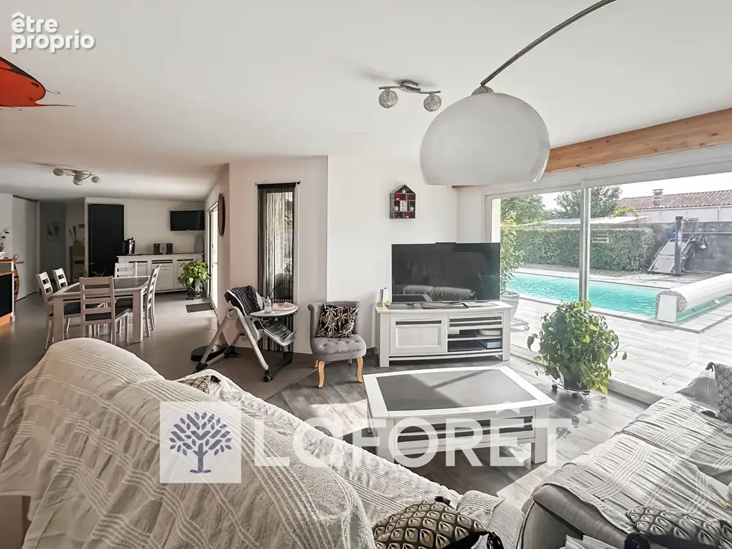 Maison plain-pied T4 avec piscine chauffée et 2 garages à 5 minutes de GEMOZAC (17260) -  110 m2 - photo 2