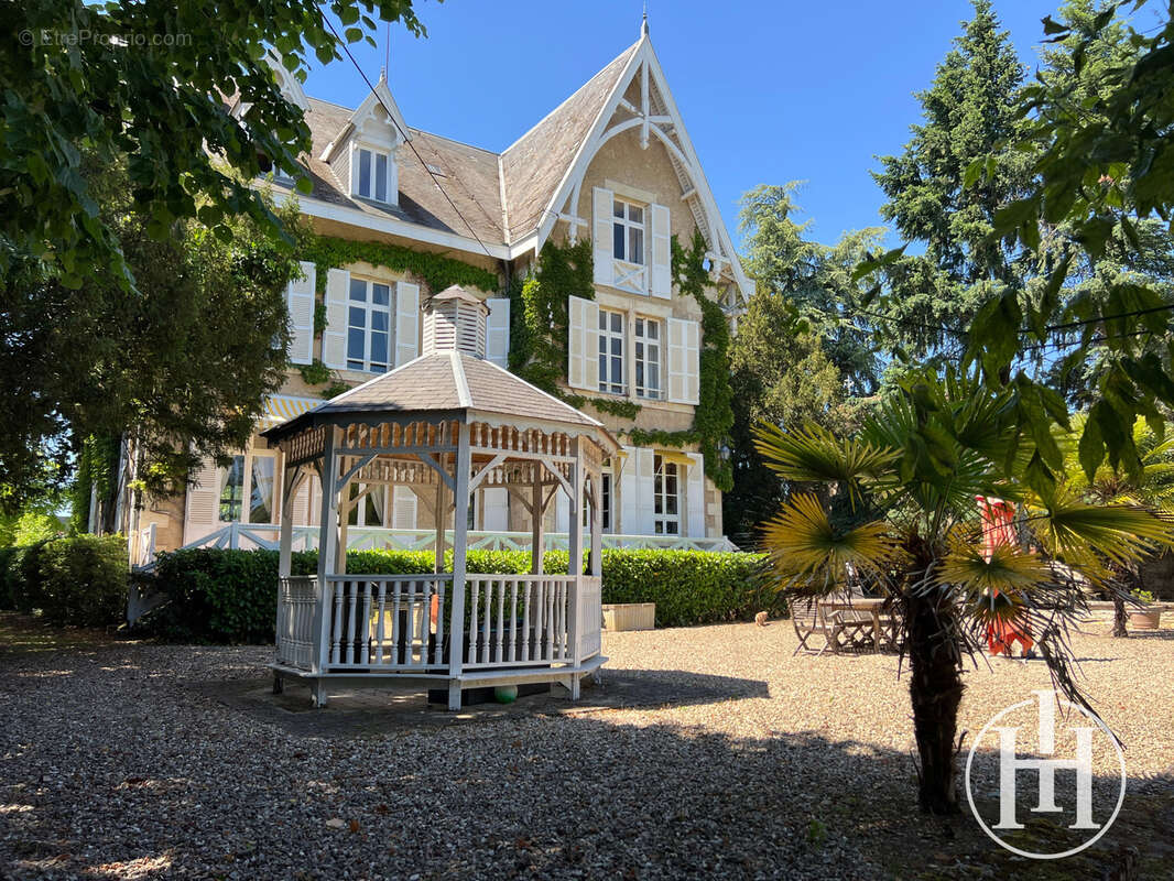 Maison à SAINT-AMAND-MONTROND