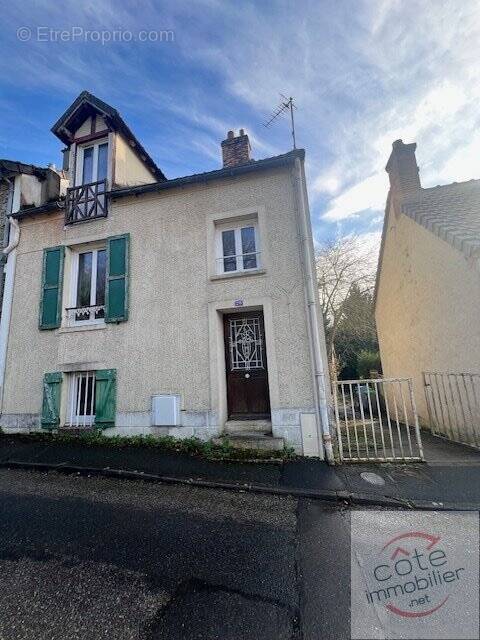 Maison à SAINTE-MESME