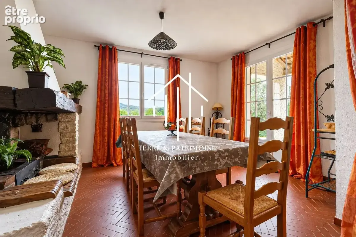 Villa avec piscine et garage. - photo 7