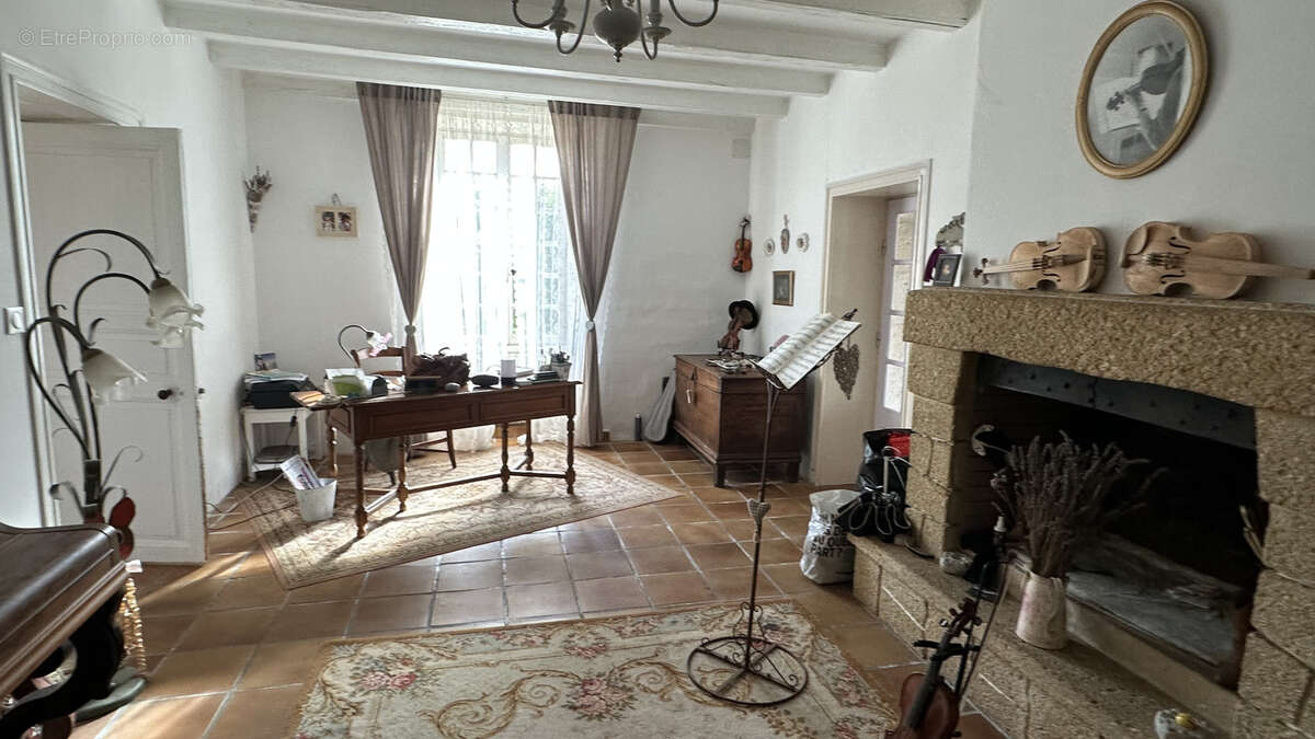 Maison à BEAUVAIS-SUR-MATHA