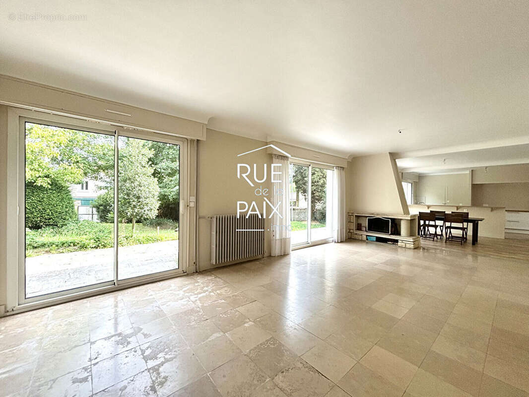 Maison à SECONDIGNY