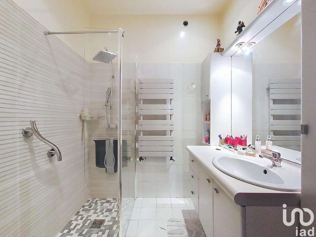 Photo 9 - Commerce à LES MUREAUX