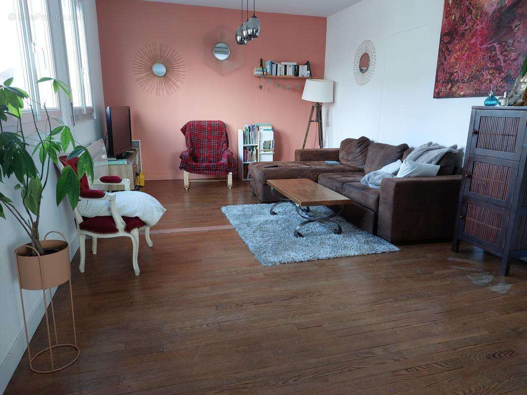 Maison à SAVIGNE-L'EVEQUE