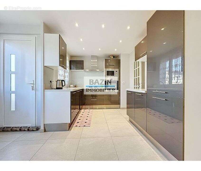 Maison à VIRY-CHATILLON