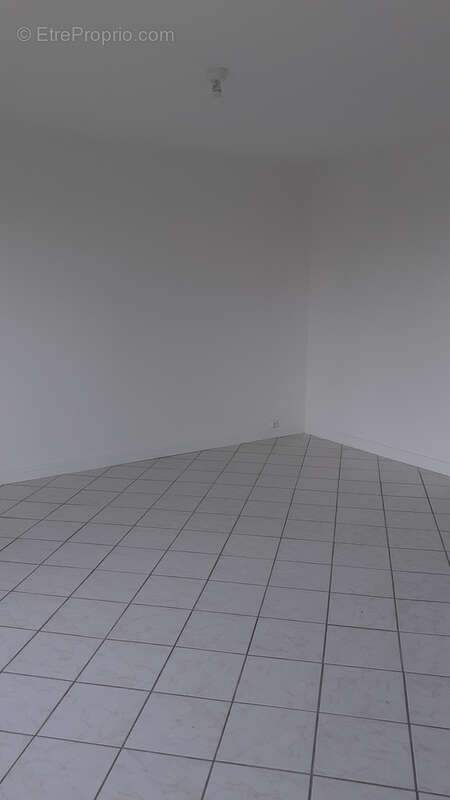 Appartement à EZANVILLE